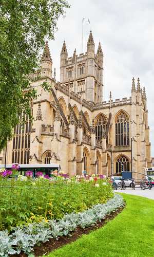 Book your hop-on hop-off sightseeing bus tour in Bath, United Kingdom – Official tickets, adjustable routes, and free cancellation in 2026